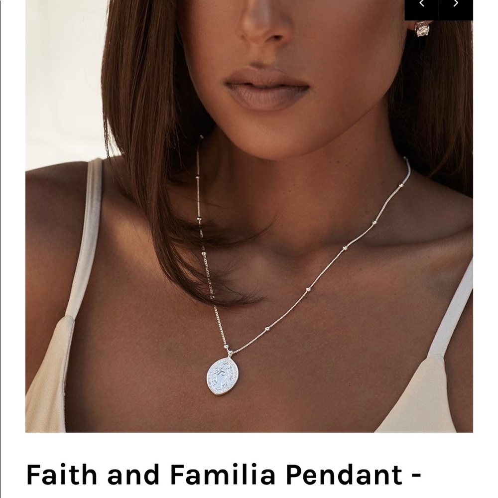 Adrienne Houghton XIXI collection pendant